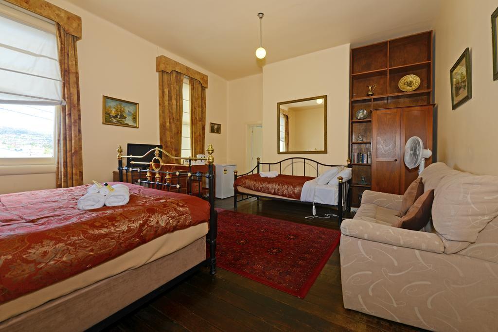 Edinburgh Gallery Bed & Breakfast Хобарт Экстерьер фото