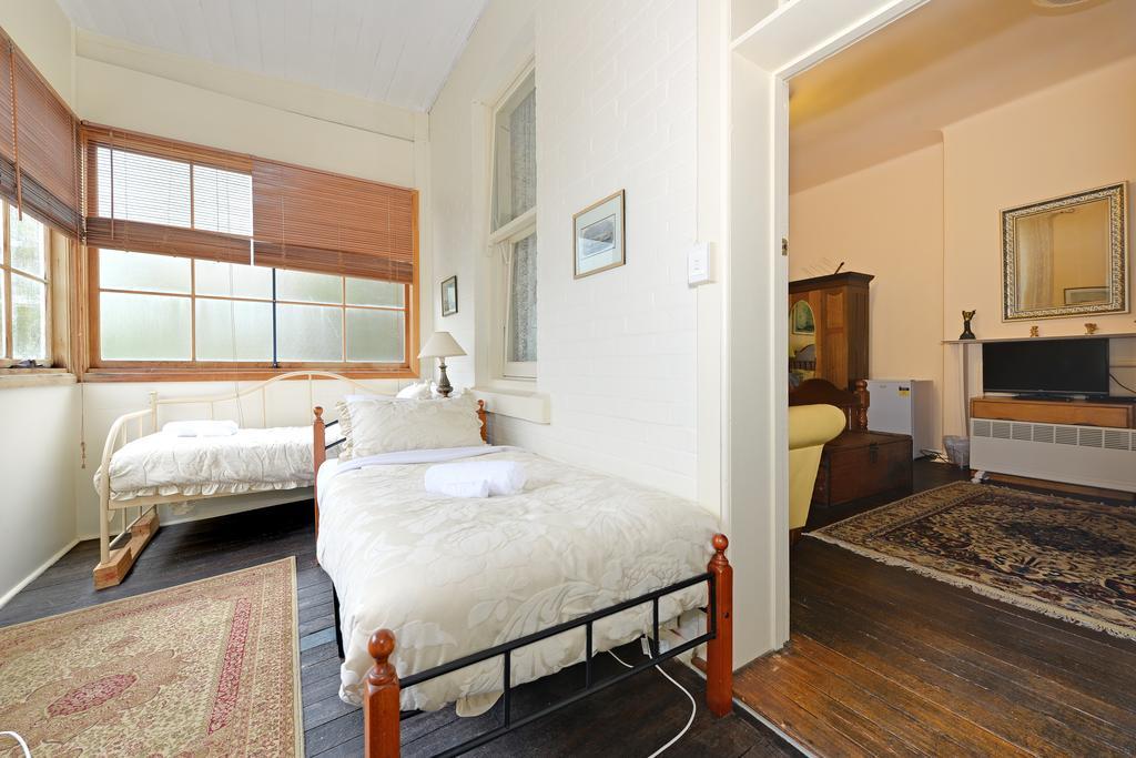 Edinburgh Gallery Bed & Breakfast Хобарт Экстерьер фото