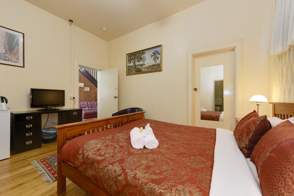Edinburgh Gallery Bed & Breakfast Хобарт Экстерьер фото