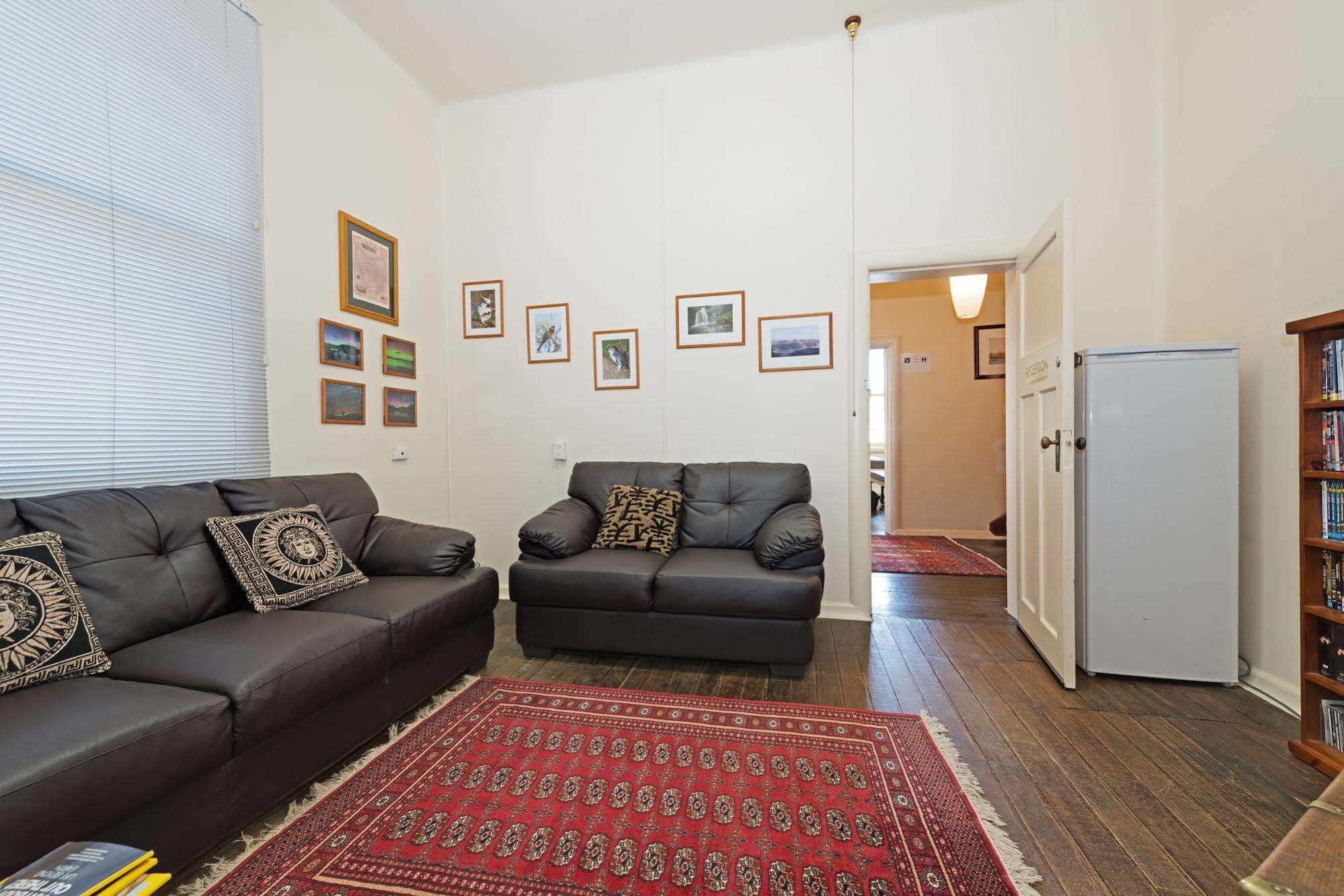 Edinburgh Gallery Bed & Breakfast Хобарт Экстерьер фото