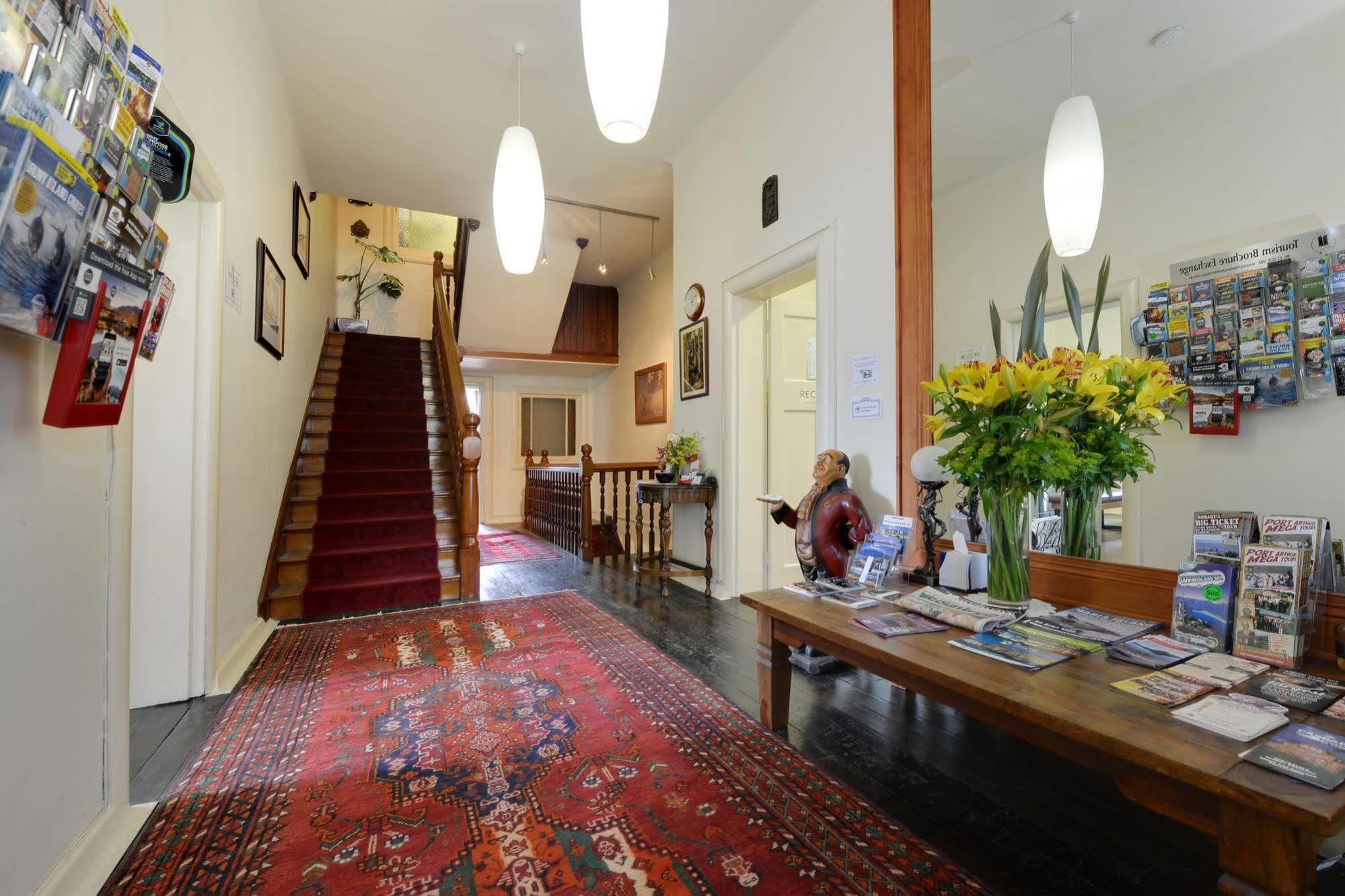 Edinburgh Gallery Bed & Breakfast Хобарт Экстерьер фото