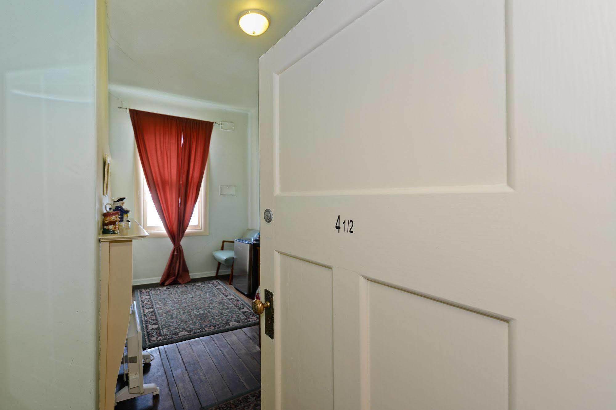 Edinburgh Gallery Bed & Breakfast Хобарт Экстерьер фото