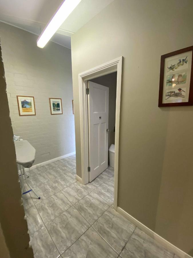 Edinburgh Gallery Bed & Breakfast Хобарт Экстерьер фото